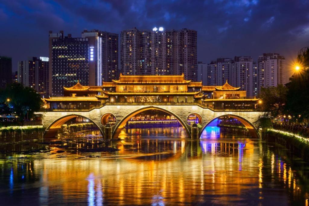 Chengdu Rising Butterfly Hotel Екстер'єр фото