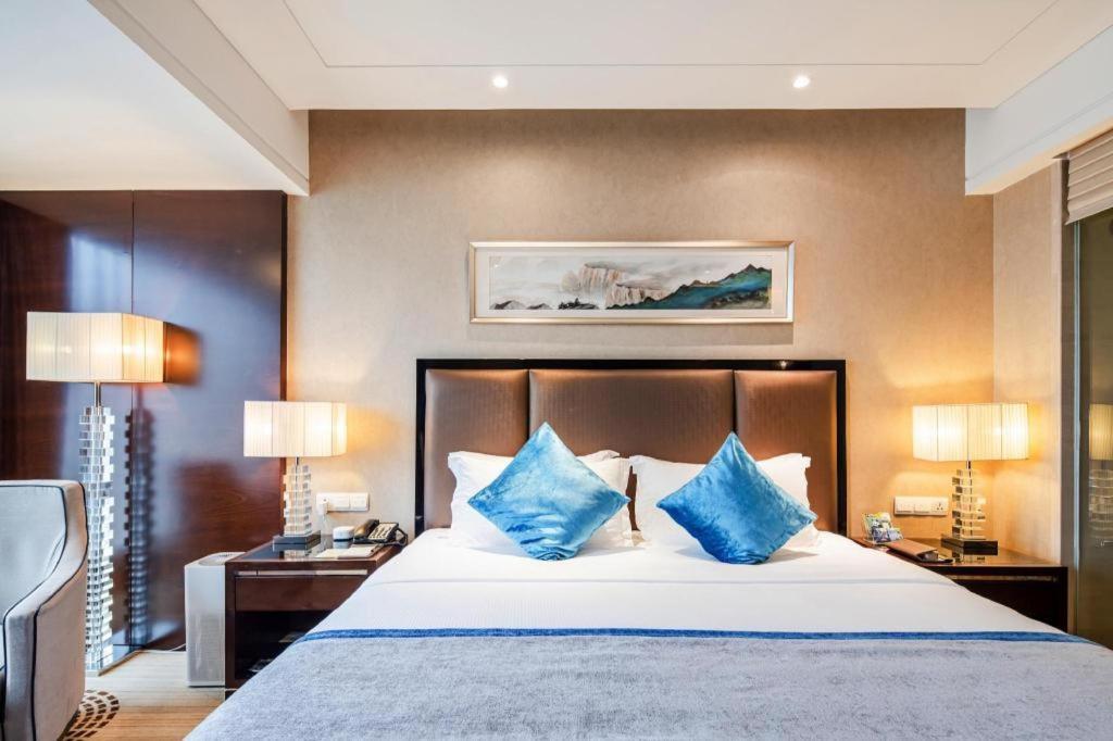 Chengdu Rising Butterfly Hotel Екстер'єр фото