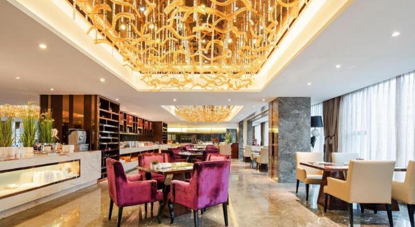 Chengdu Rising Butterfly Hotel Екстер'єр фото