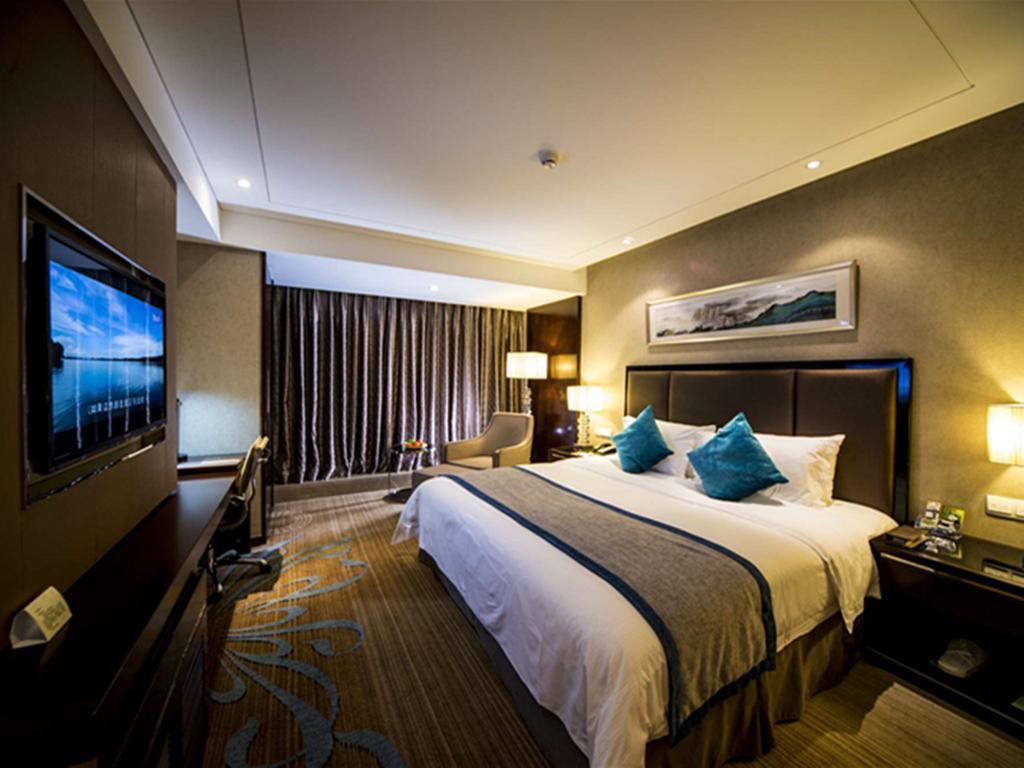 Chengdu Rising Butterfly Hotel Екстер'єр фото