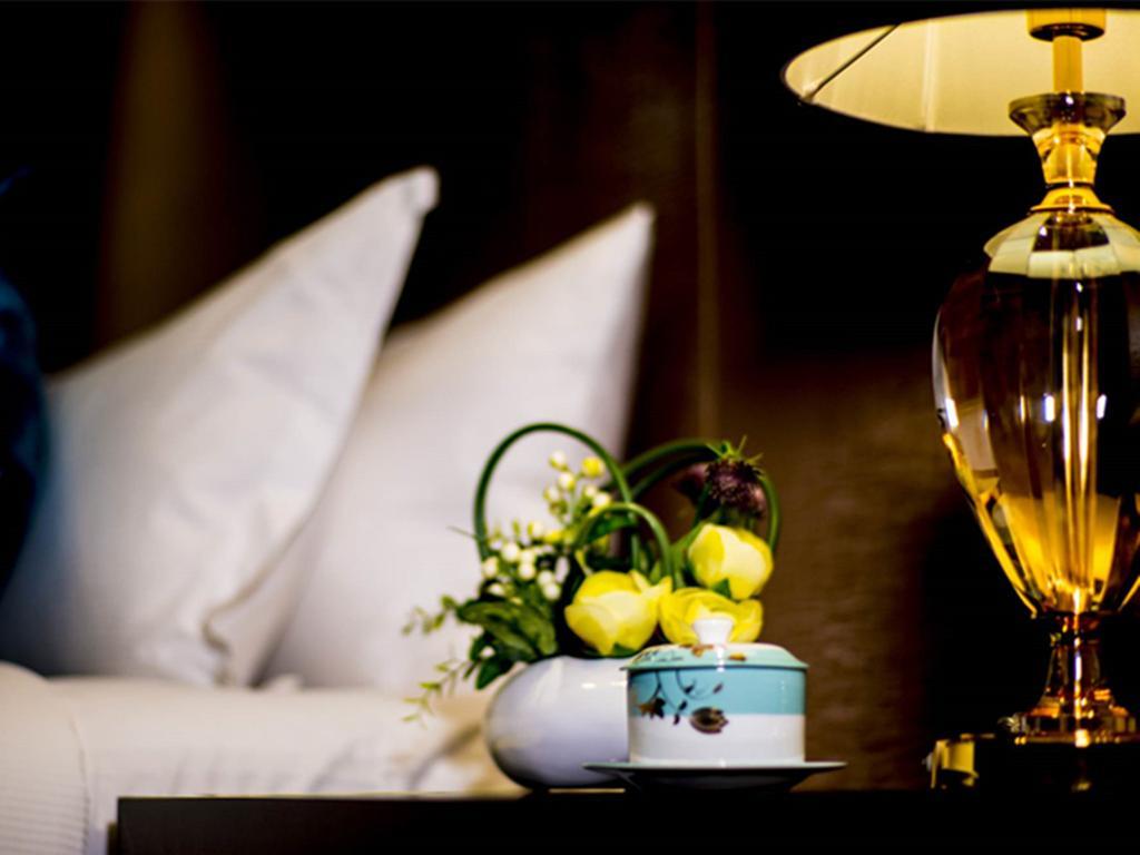 Chengdu Rising Butterfly Hotel Екстер'єр фото