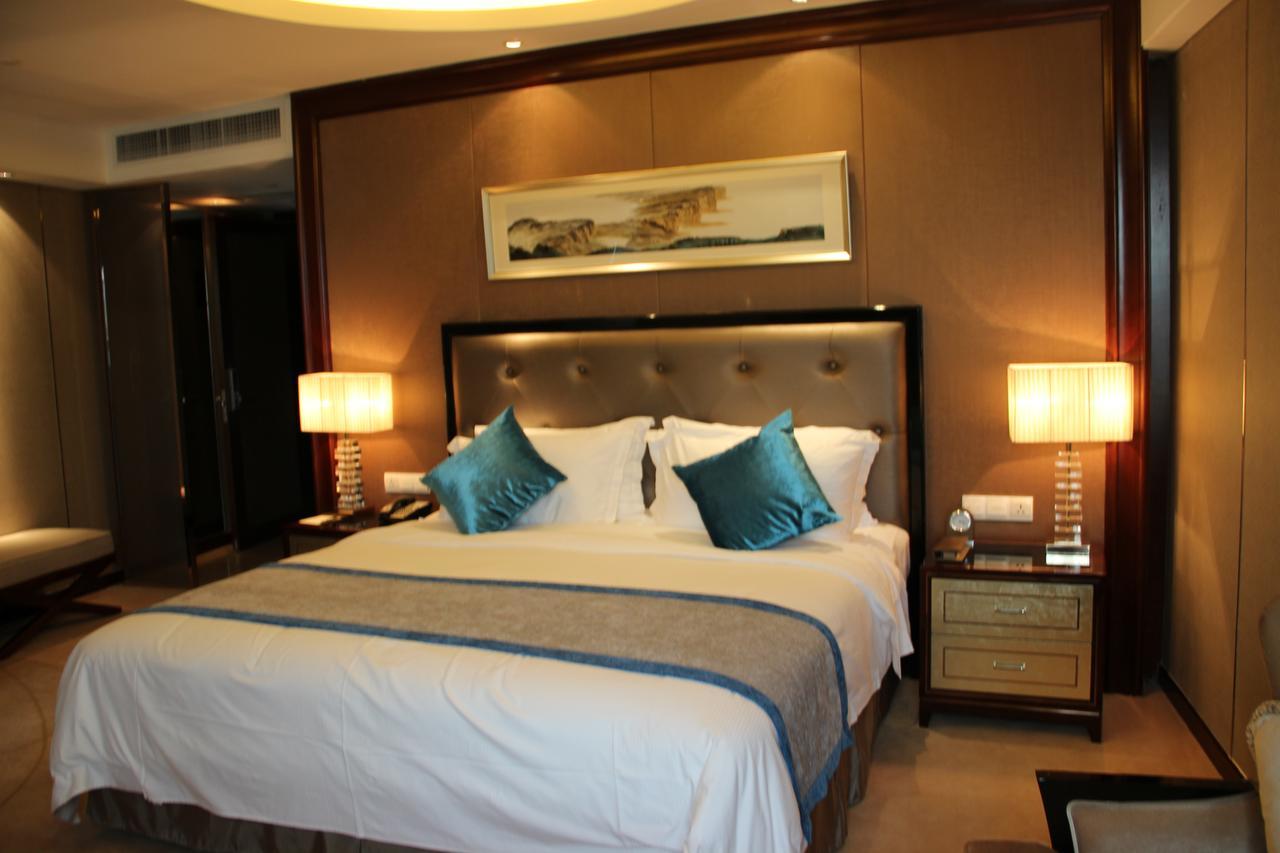 Chengdu Rising Butterfly Hotel Екстер'єр фото