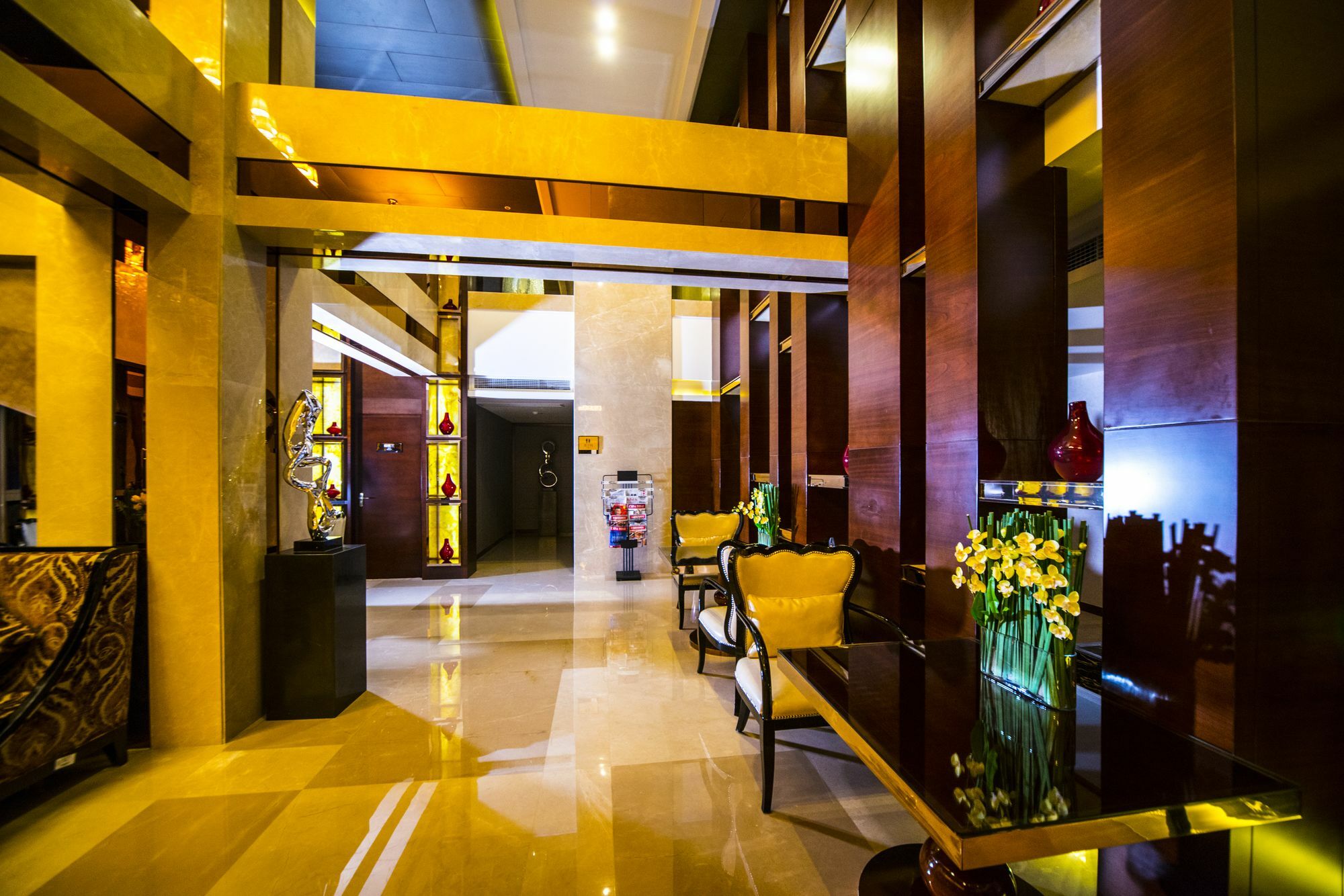 Chengdu Rising Butterfly Hotel Екстер'єр фото